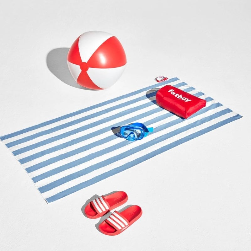 Fatboy Beach Baggy Towel with Inflatable Pillow | Lightweight | Quick drying | (Ground pin included | UV grade: 8 | Pillow coating is airtight and waterproof | 165 X 80 cm - Wave Blue - Image 2